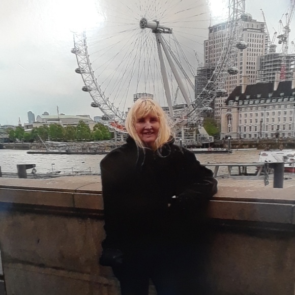 Meet your Posher, Shelly - Picture 3 of 9